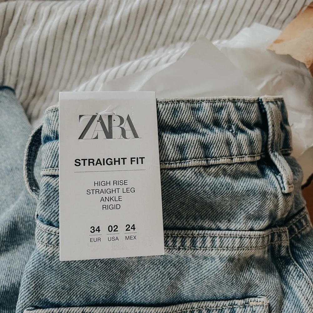 Women’s NWT Zara Straight Jeans Light wash - Picture 3 of 8